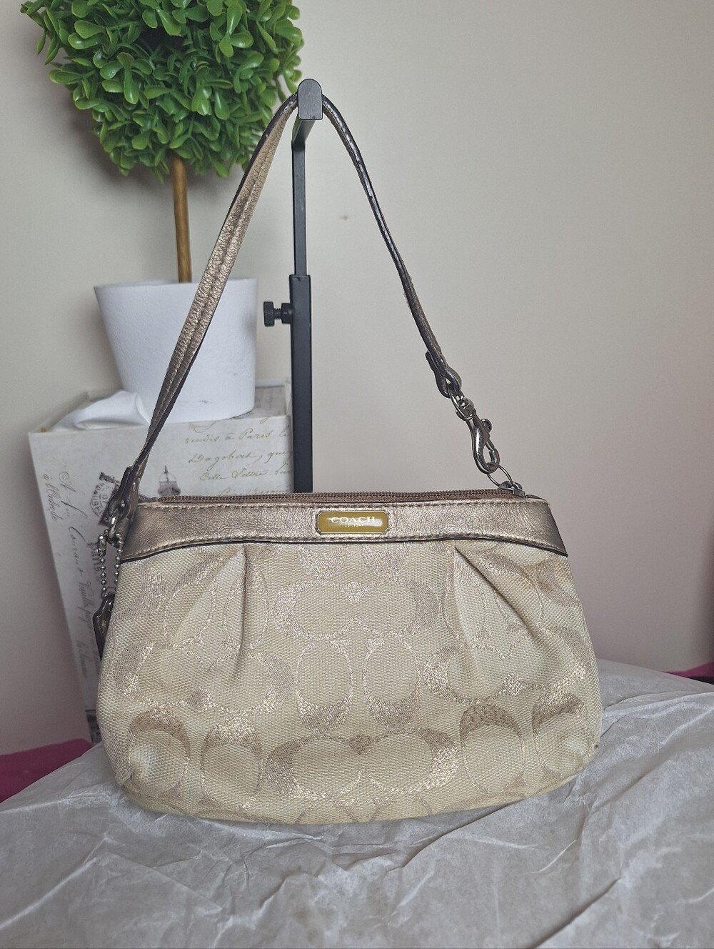 COACH Ashley Pleated Wristlet Shimmer Gold Op Art Jacquard Metallic Leather VGUC
